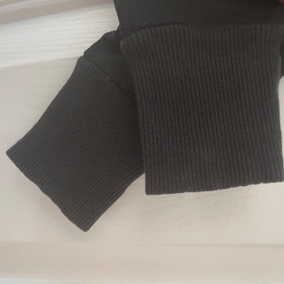 NWOT, David Lerner New York, Black Legging with Bottom Cuffs, Size Medium - Picture 2 of 4